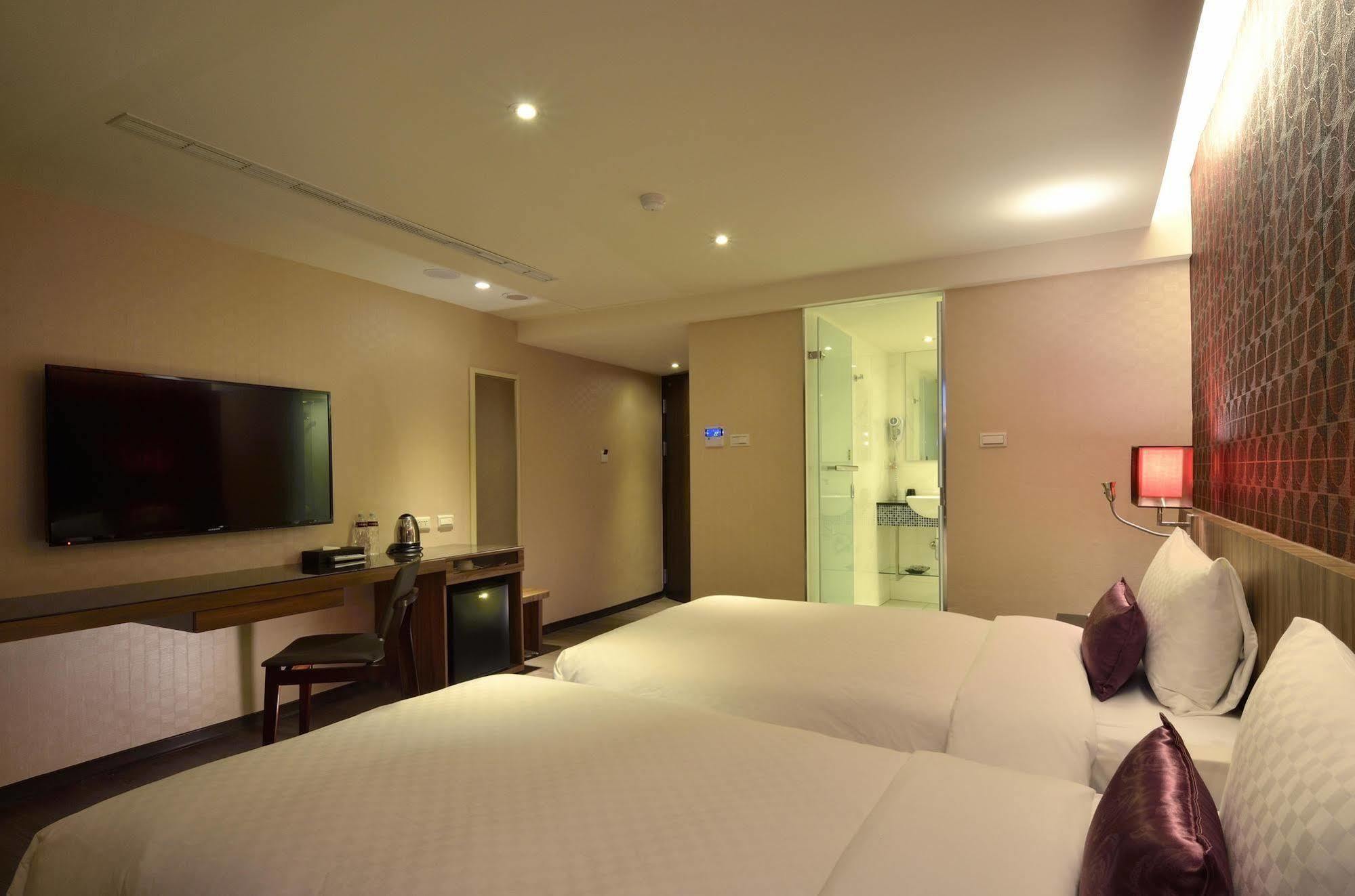 Hotel 欣欣時尚旅店松山站 Taipei Esterno foto