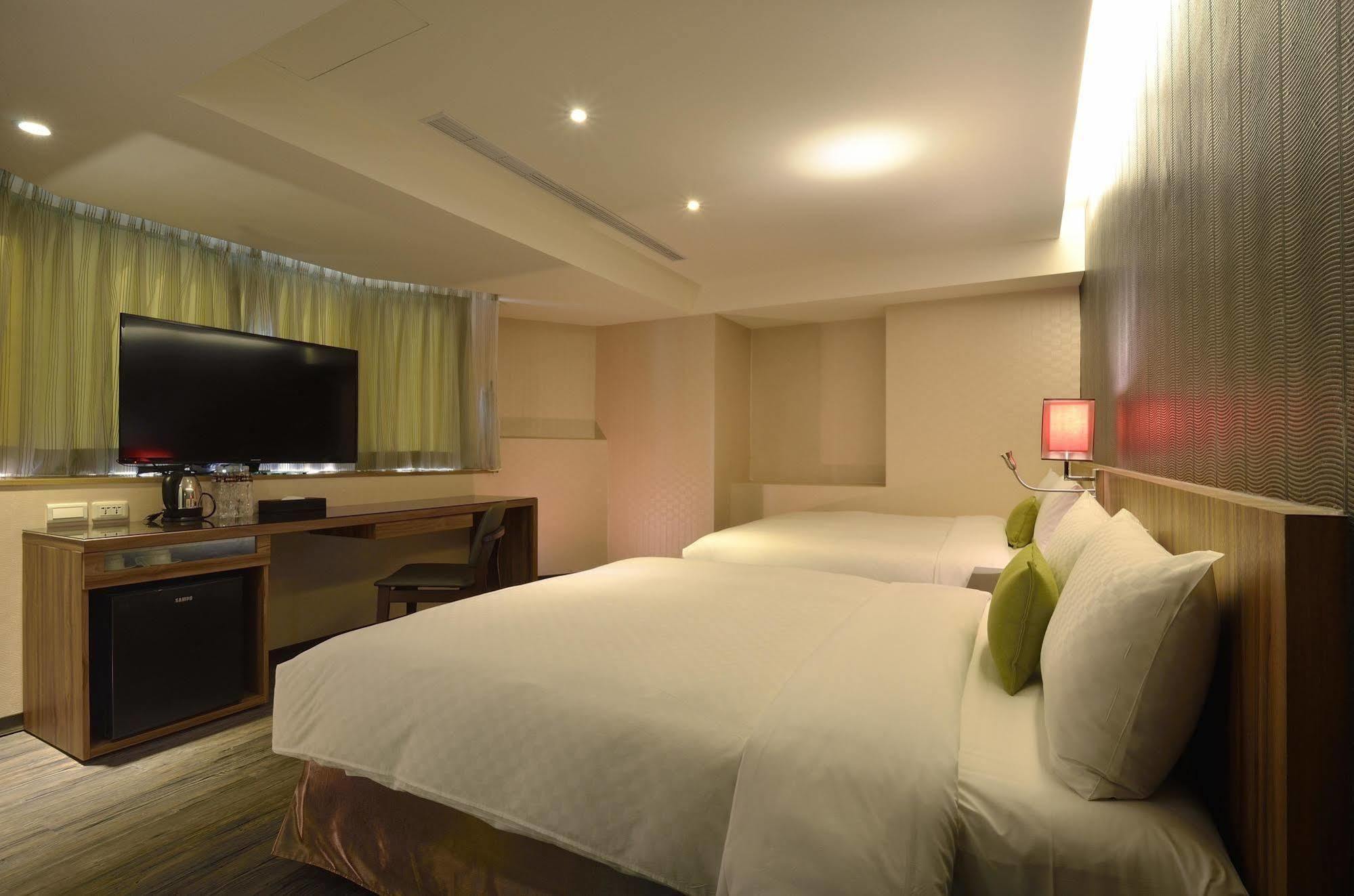 Hotel 欣欣時尚旅店松山站 Taipei Esterno foto