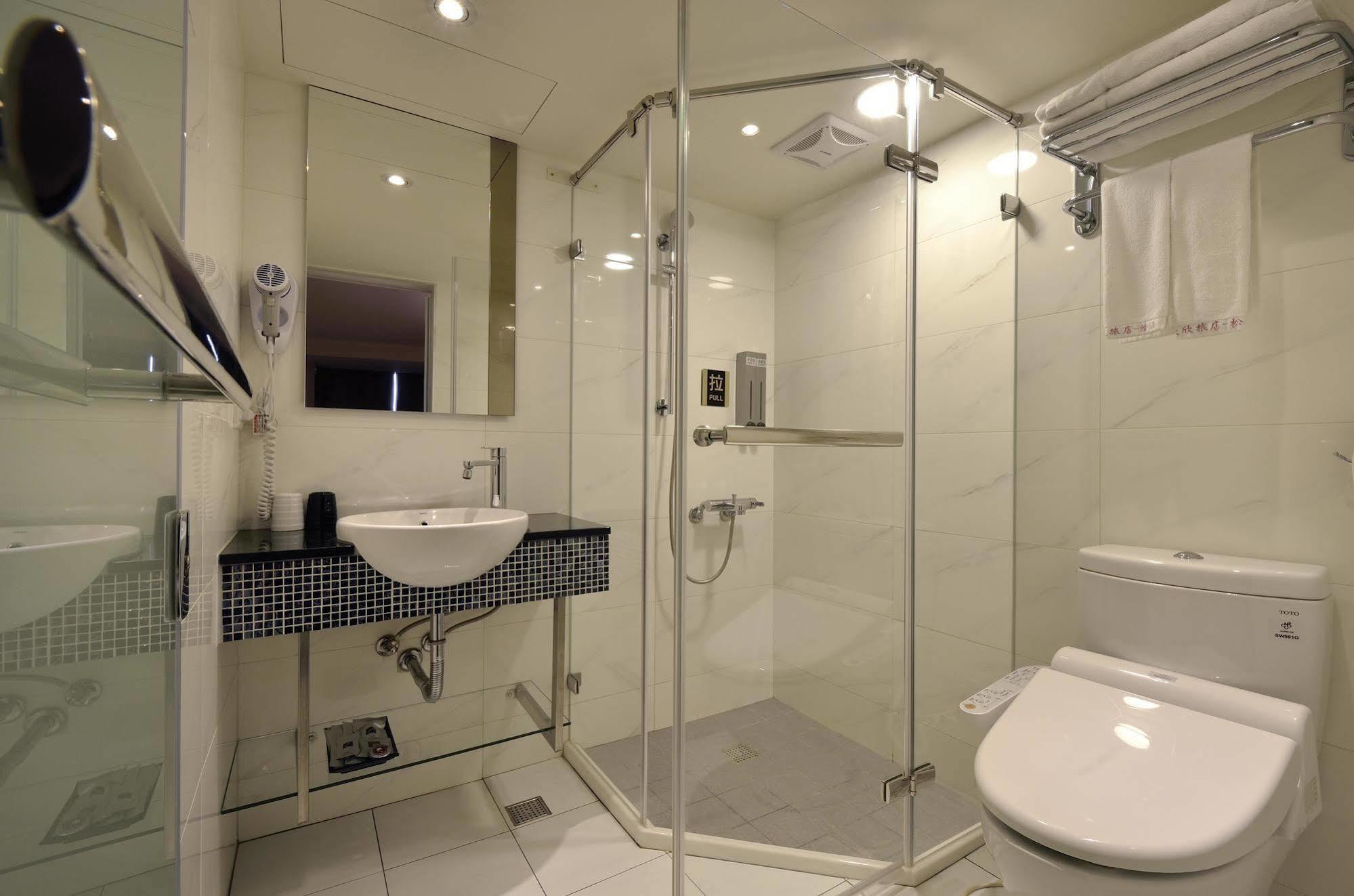 Hotel 欣欣時尚旅店松山站 Taipei Esterno foto