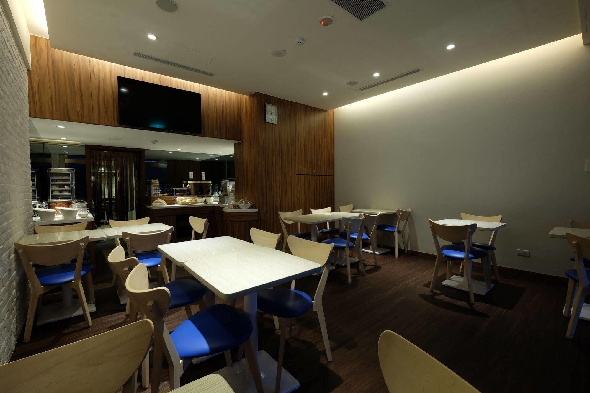 Hotel 欣欣時尚旅店松山站 Taipei Esterno foto