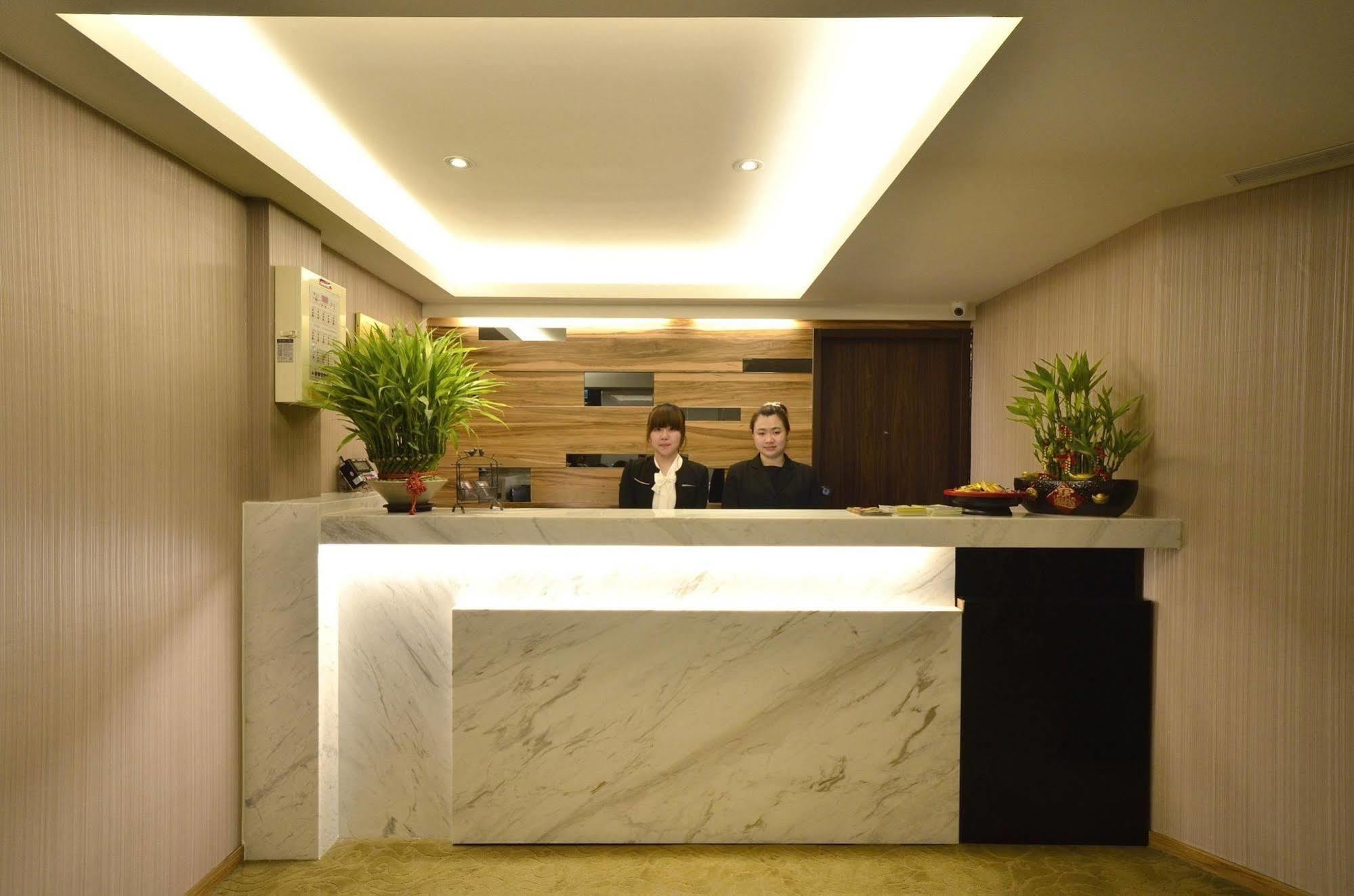 Hotel 欣欣時尚旅店松山站 Taipei Esterno foto