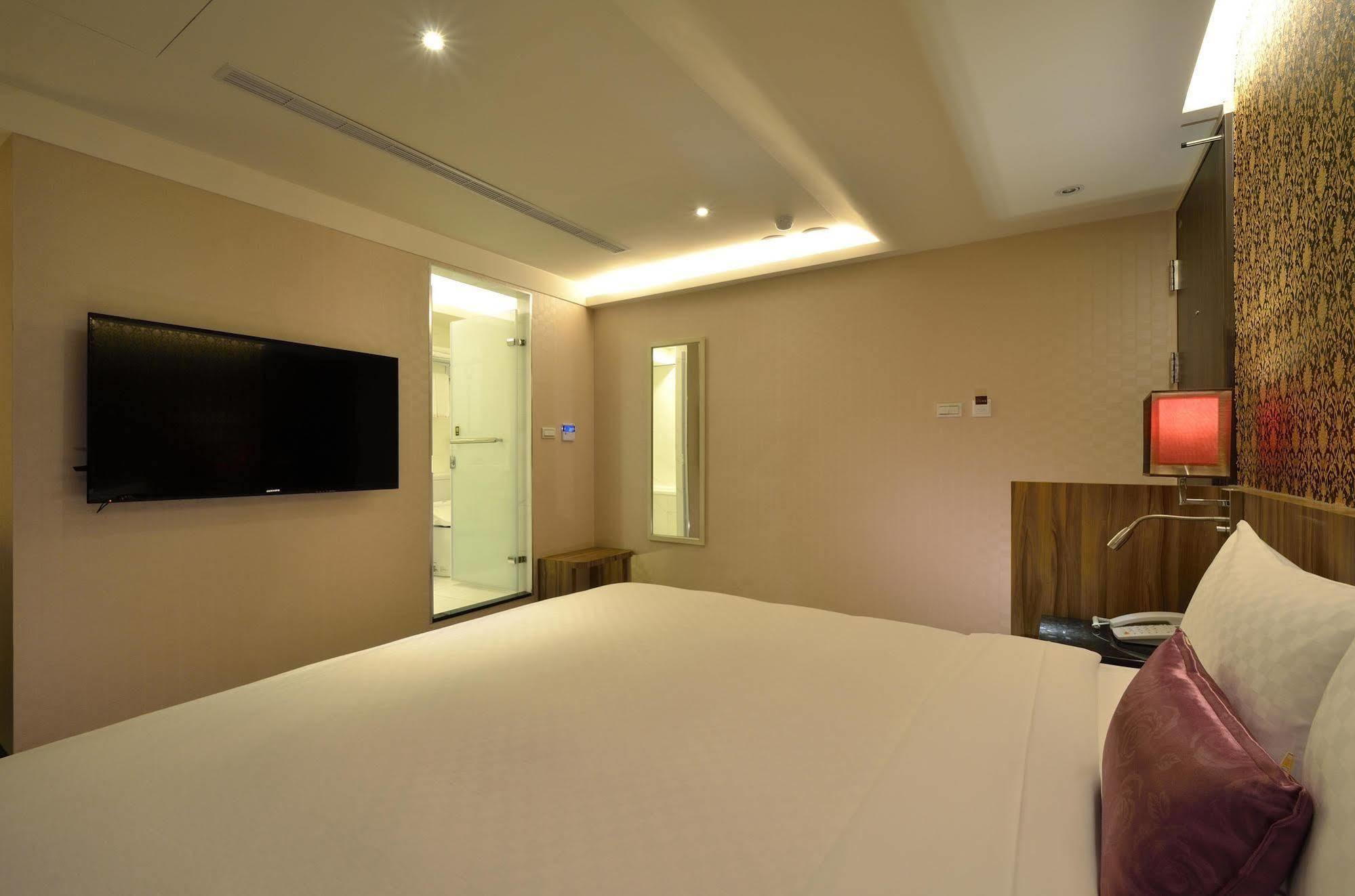 Hotel 欣欣時尚旅店松山站 Taipei Esterno foto